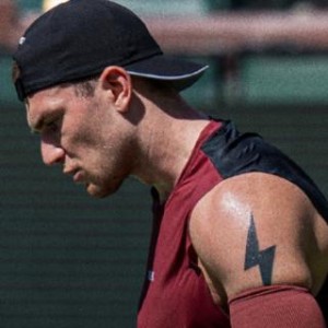 爱游戏平台下载-卫冕冠军德雷珀击败德约，逆转进印第安维尔斯八强